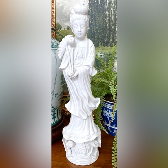 Asian Goddess Figurine 14" Tall White Porcelain Large Vintage Statue Collectible - Picture 1 of 2